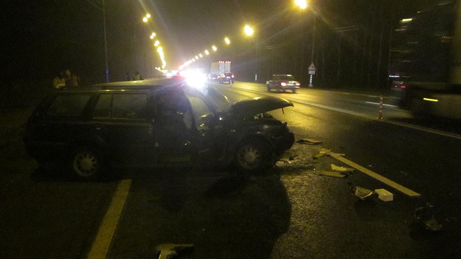 Трое погибли при столкновении автомобиля со стелой под Смоленском<br />
