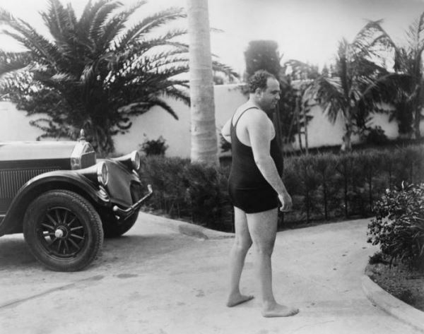 <br />
			«Кадиллак со шрамом»: Аль Капоне и его роскошный броневик (16 фото)