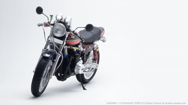 </p>
<p>											Моделька мотоцикла Aoshima Kawasaki 750RS Z2 Custom 1/12<br />
			